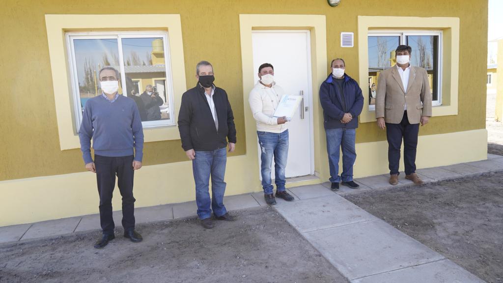 ENTREGA DE 48 VIVIENDAS EN EL BARRIO LA PASTOZA DE PHILIPPS