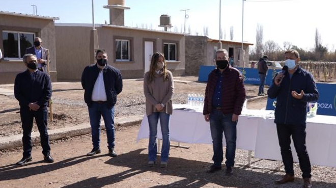 ENTREGA DE VIVIENDAS EN RODRÍGUEZ PEÑA