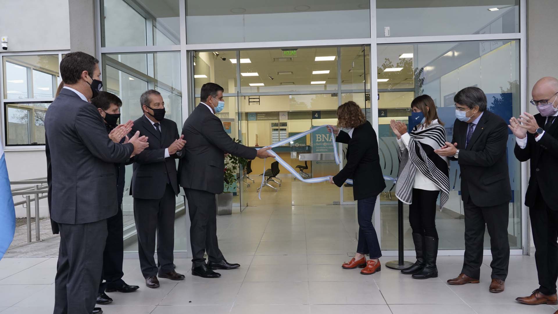 INAUGURACIÓN DE LA SUCURSAL DEL BANCO NACIÓN EN JUNÍN.