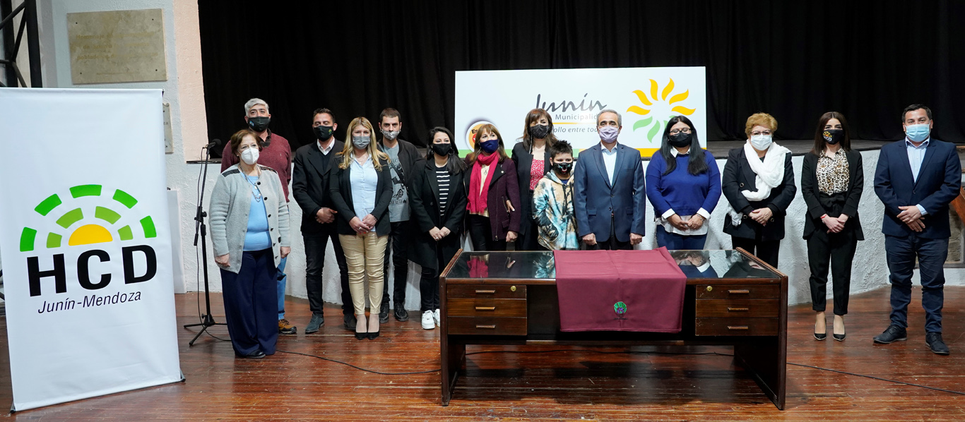 El Concejo donó a su familia el escritorio usado por Dante Pellegrini.