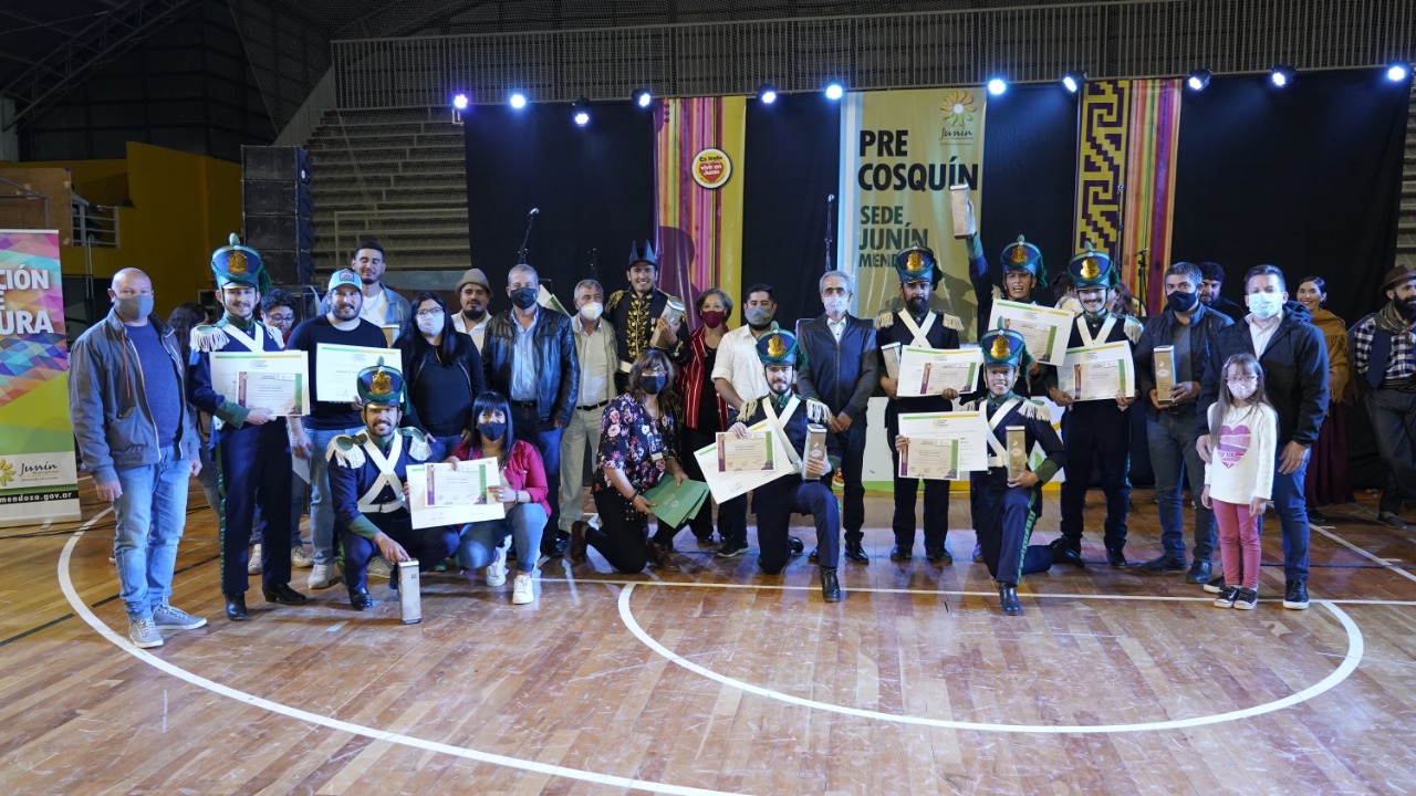 RECONOCIMIENTO A GANADORES DEL ÚLTIMO CERTAMEN PRE COSQUÍN EN CÓRDOBA