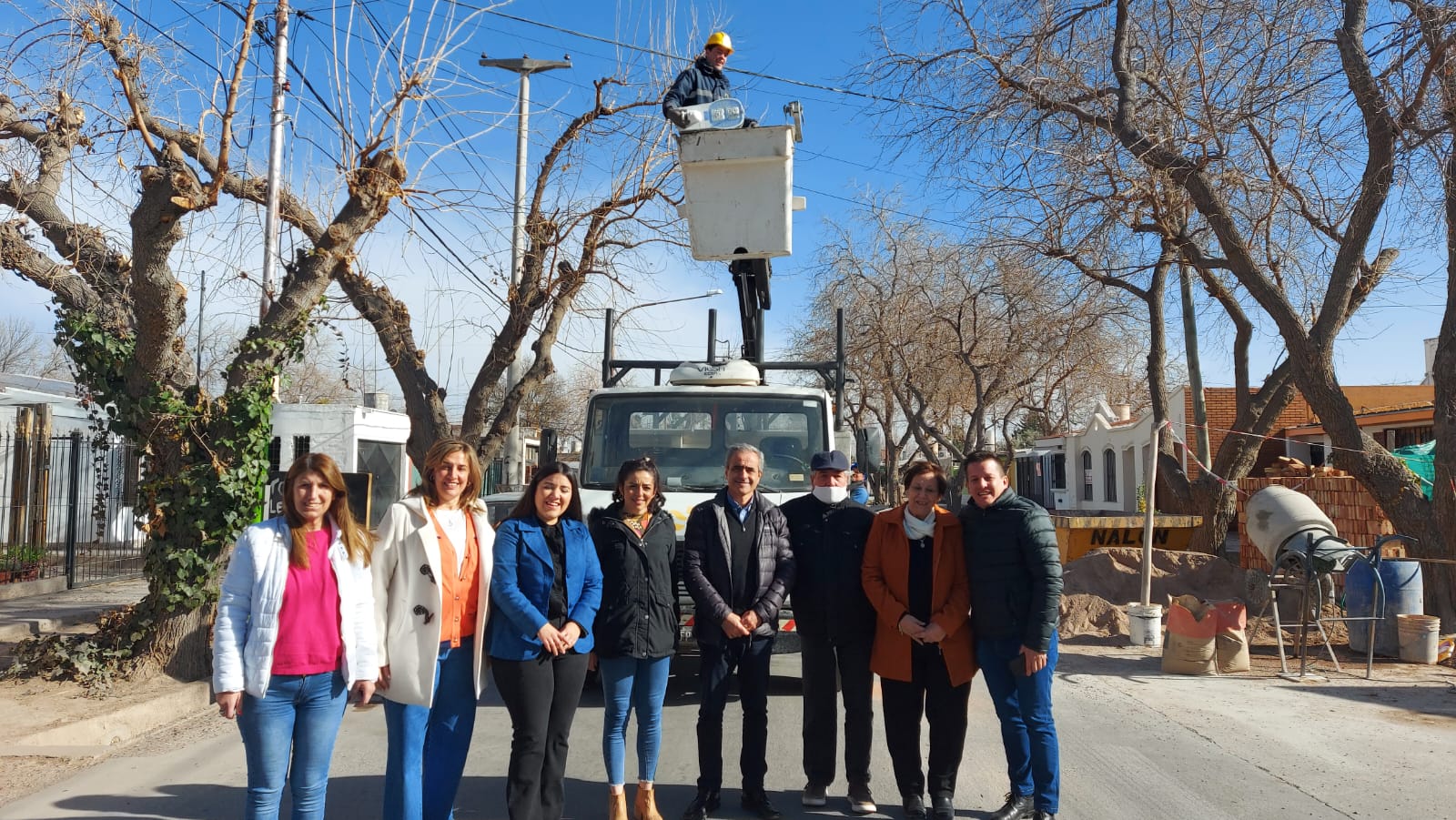 RECONVERSIÓN DE LUMINARIAS DE CALLE TICLE, LA COLONIA
