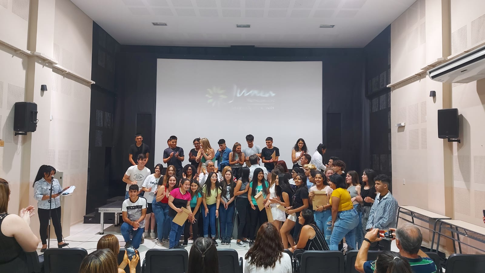 ENTREGA DE INFORMES A PARTICIPANTES DEL PROGRAMA DE ORIENTACIÓN VOCACIONAL OCUPACIONAL