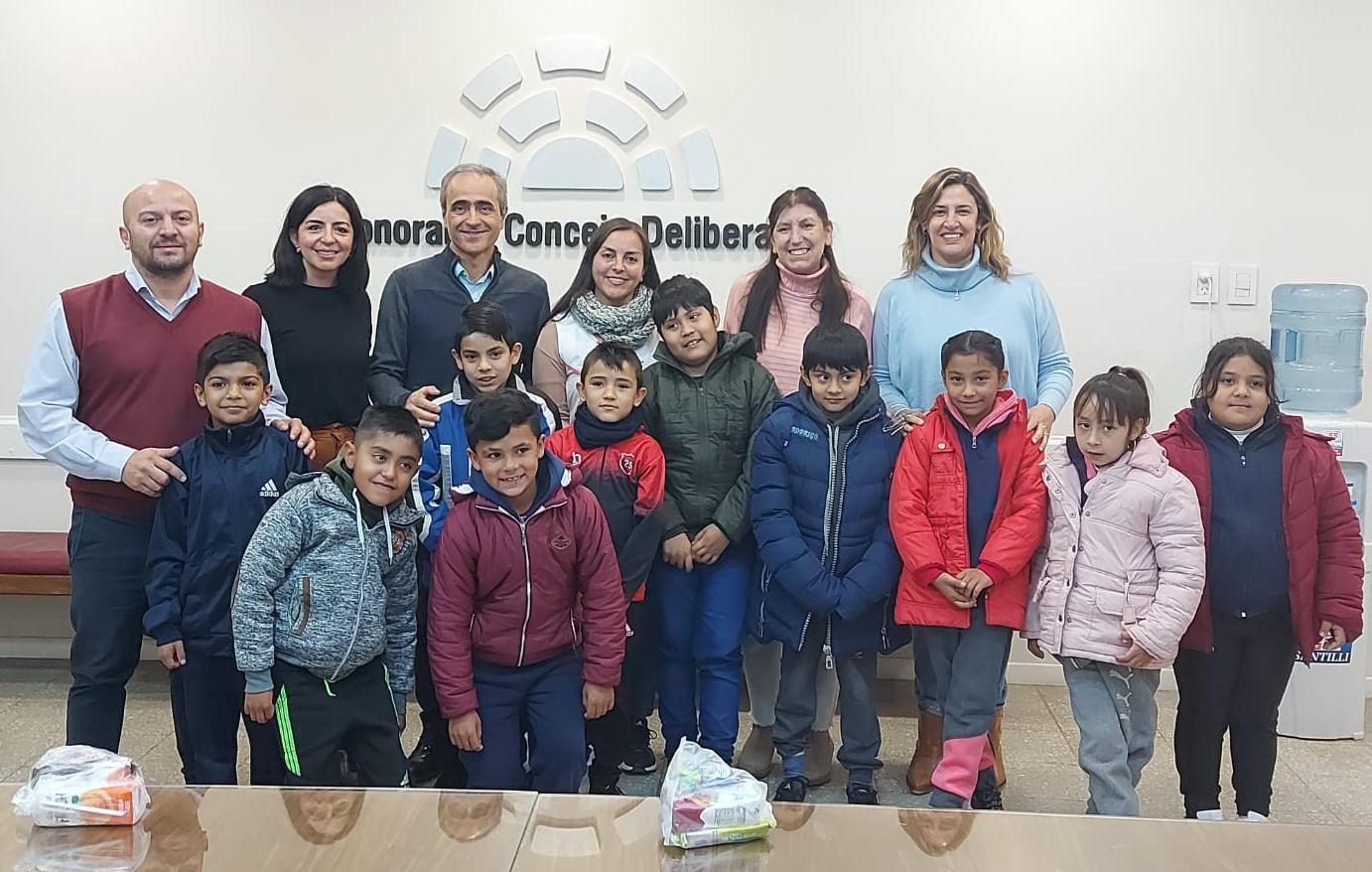 VISITA DE ALUMNOS DE LA ESCUELA REZZOAGLI