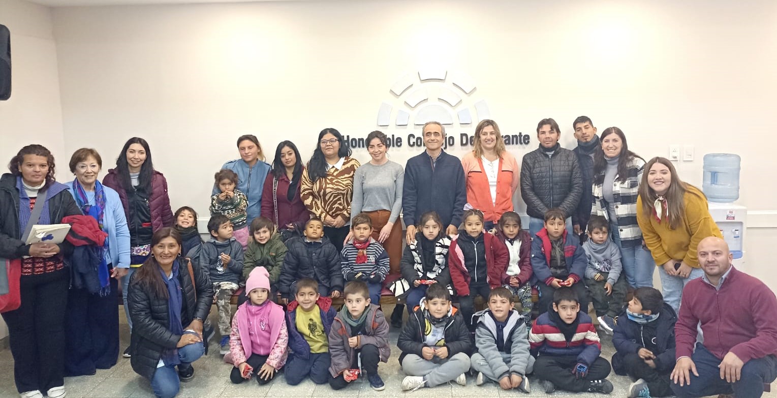 VISITA DE ALUMNOS DE LA ESCUELA SALVADOR RETA