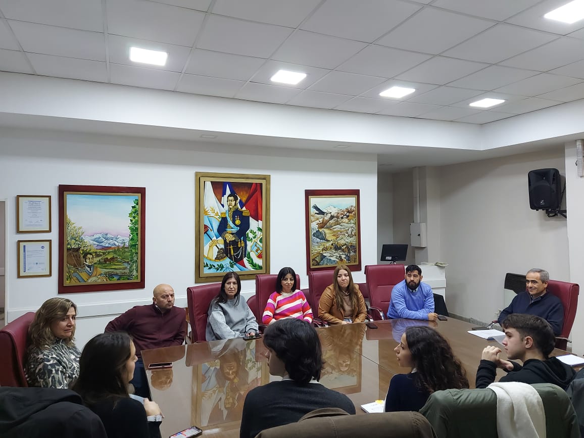 VISITA DE ALUMNOS DE LA ESCUELA ING. A. ARBOIT