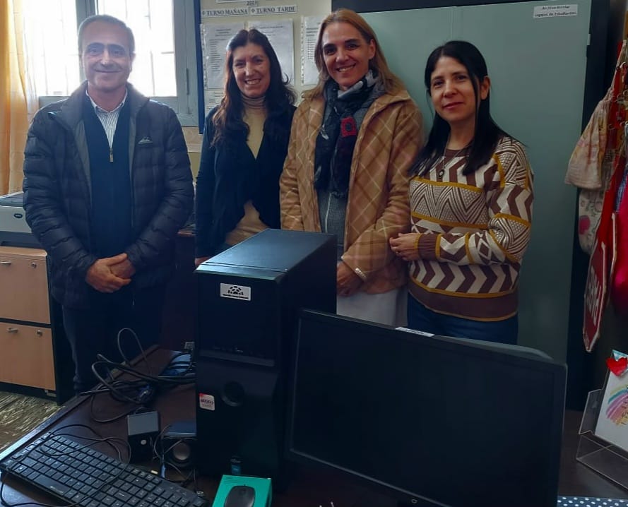 REPARACIÓN Y ENTREGA DE EQUIPO INFORMÀTICO A LA ESCUELA NICOLÁS RODRÍGUEZ PEÑA