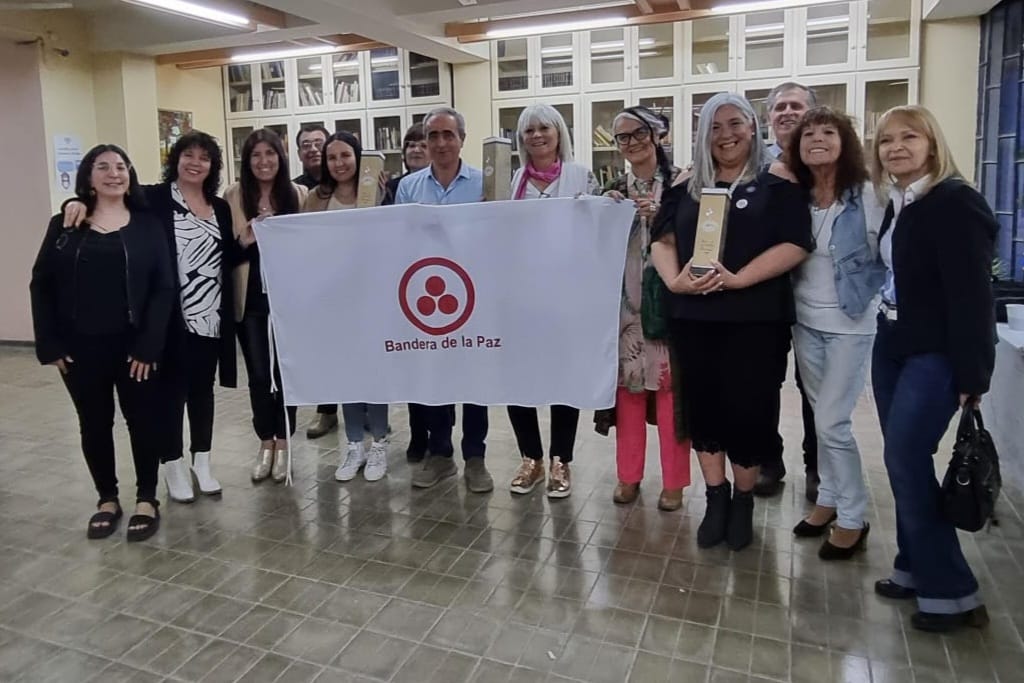 DISERTACIÓN EN LA BIBLIOTECA P. J. BUSTOS POR EL DÍA INTERNACIONAL DE LA PAZ