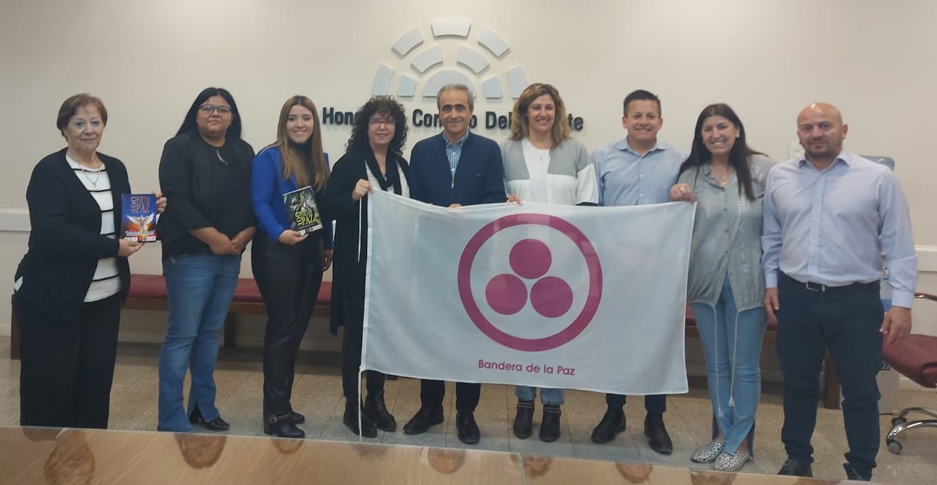 VISITA DE EMBAJADORA DE LA PAZ
