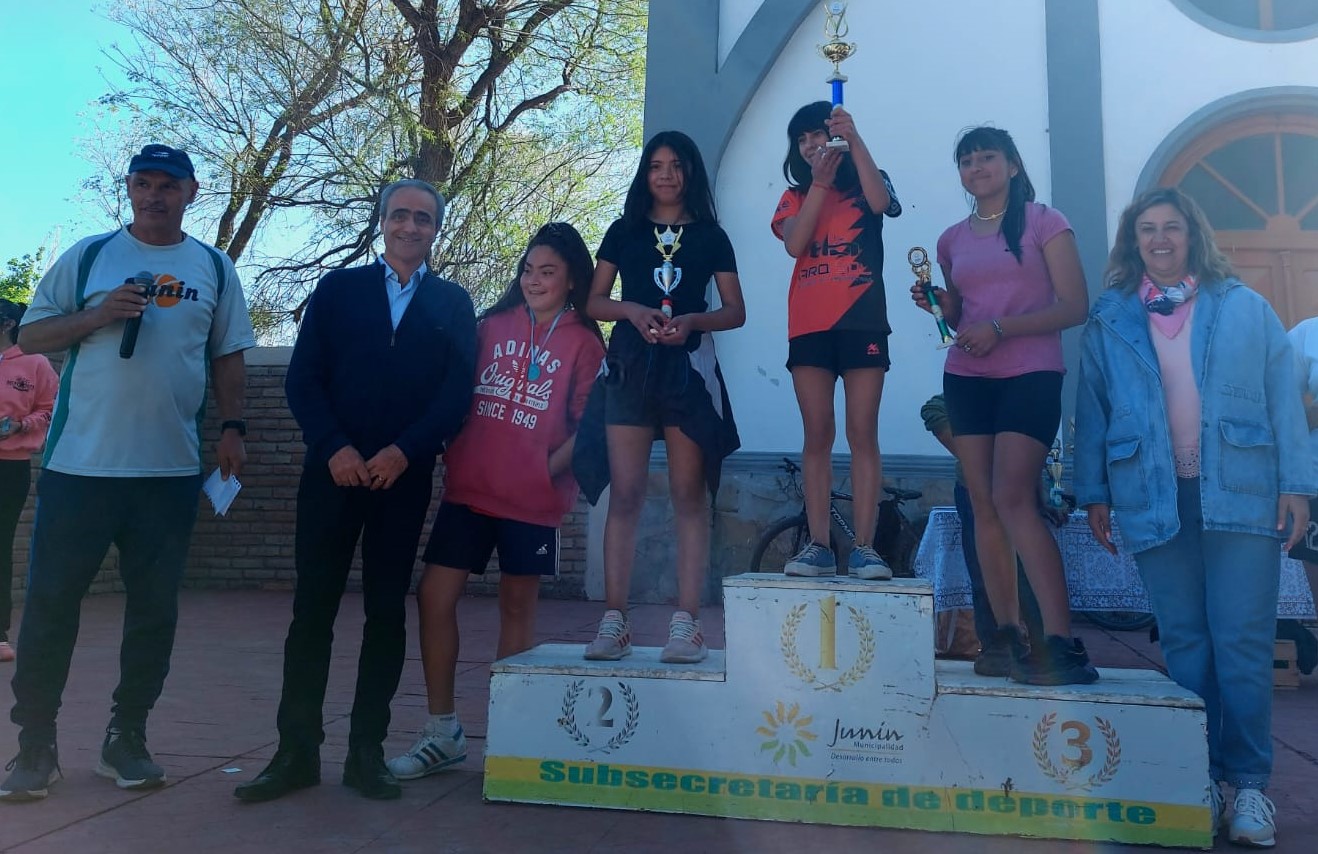 MARATÓN ESTUDIANTIL Y FAMILIAR DE LA ESCUELA SAN MARTÍN LABRADOR DE LOS BARRIALES