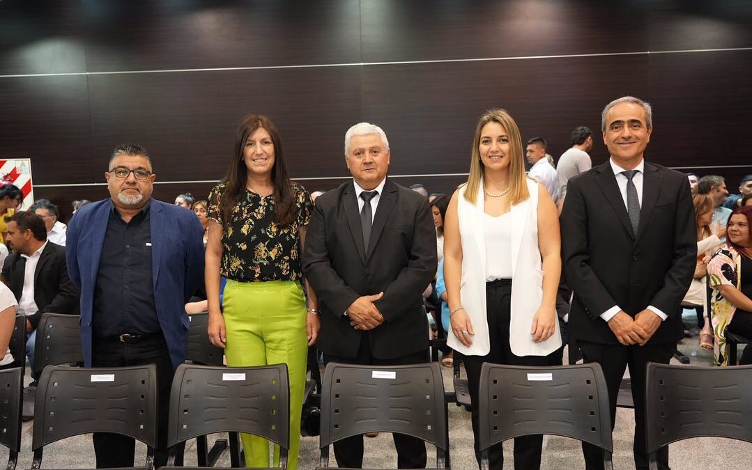 ENTREGA DE DIPLOMAS A EDILES ELECTOS