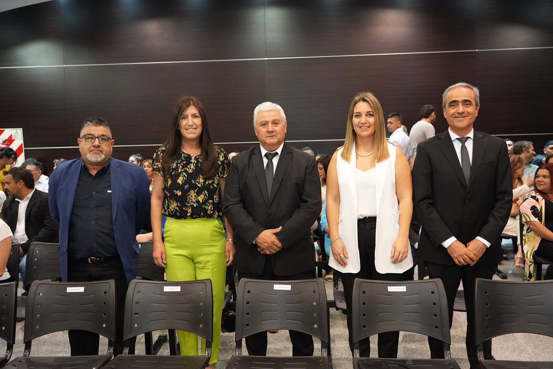 ENTREGA DE DIPLOMAS A EDILES ELECTOS