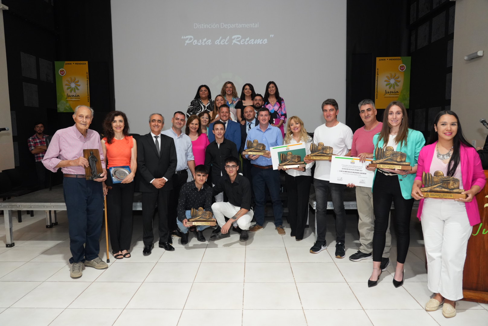 EL CONCEJO ENTREGÓ LA DISTINCIÓN POSTA DEL RETAMO 2023