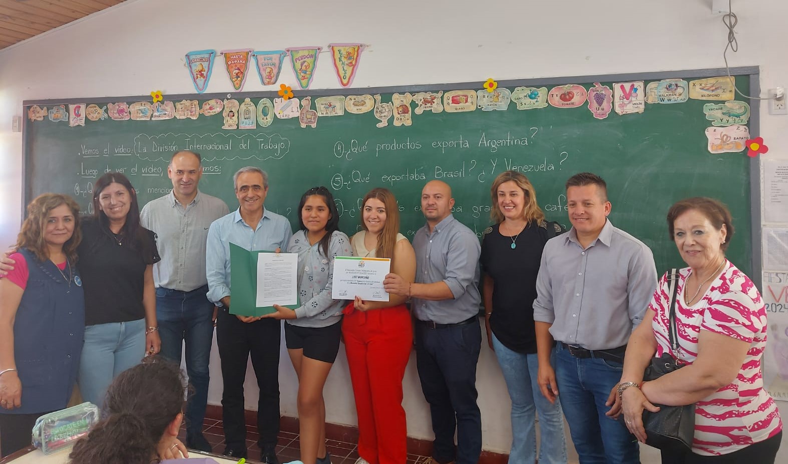 RECONOCIMIENTO A LISET MONTAÑO, «LA NIÑA MÁS LECTORA DE MENDOZA»