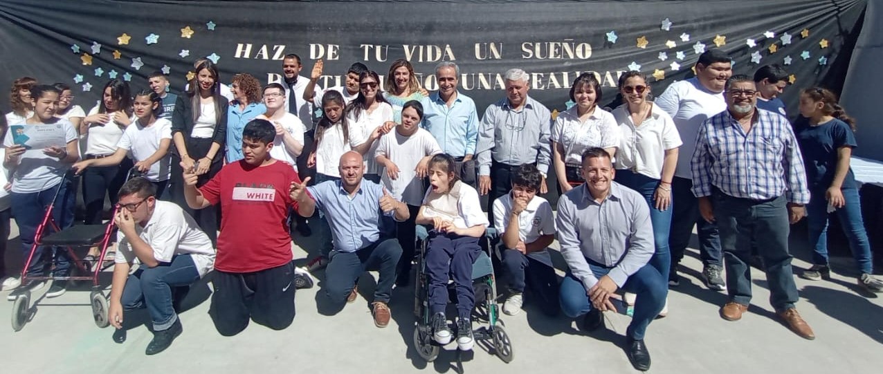 LA ESCUELA ESPECIAL 2-726 CERRÓ EL AÑO LECTIVO