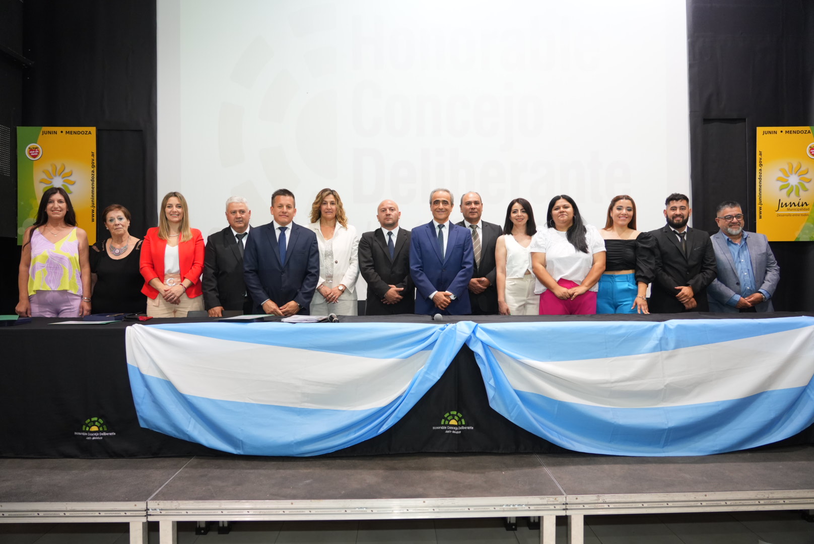 JURARON LOS NUEVOS CONCEJALES DE JUNÍN