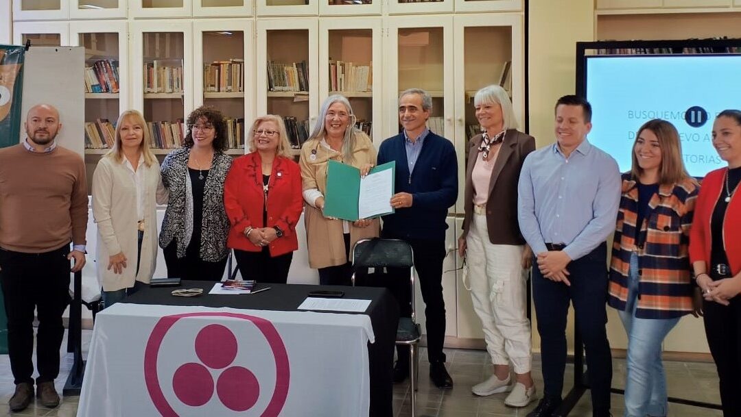 PRESENTACIÓN DEL LIBRO «CAMINOS POR LA PAZ»
