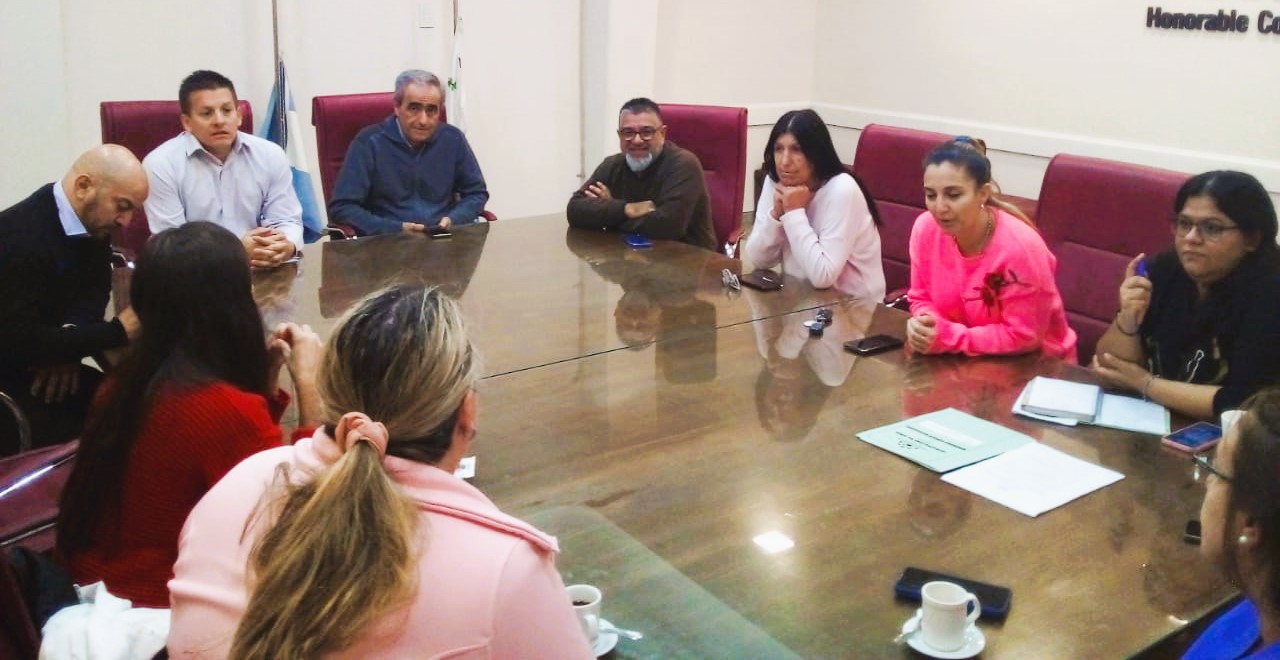 REUNIÓN CON EL EQUIPO DE SALUD MENTAL INFANTO JUVENIL