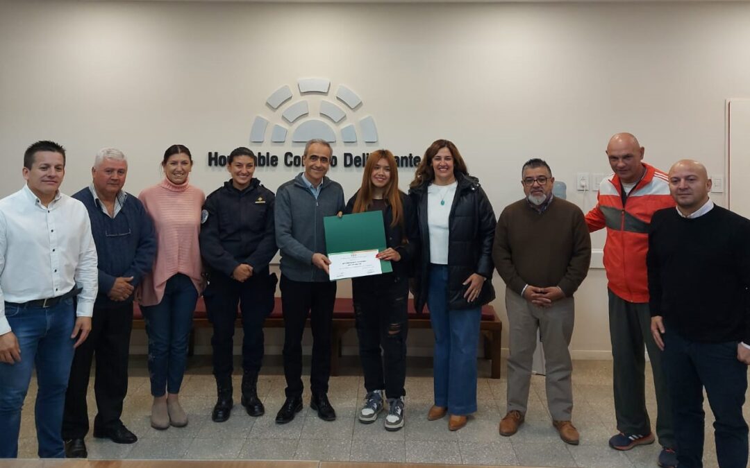 VISITA DEL SUBSECRETARIO DE DEPORTES MARIO GARCÍA Y LA ATLETA MALENA GUTIÉRREZ