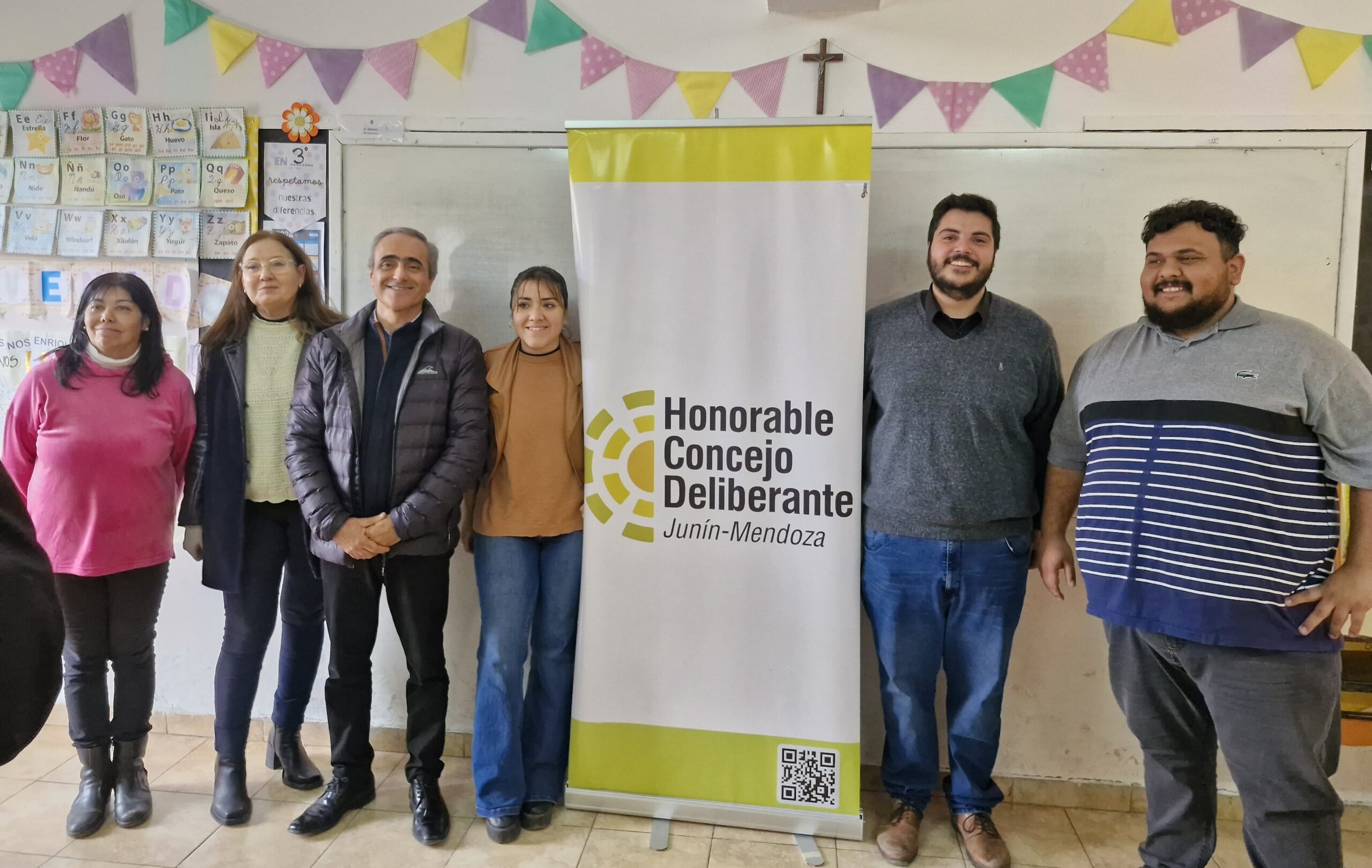 VISITA DEL CONCEJO A ESCUELAS SECUNDARIAS