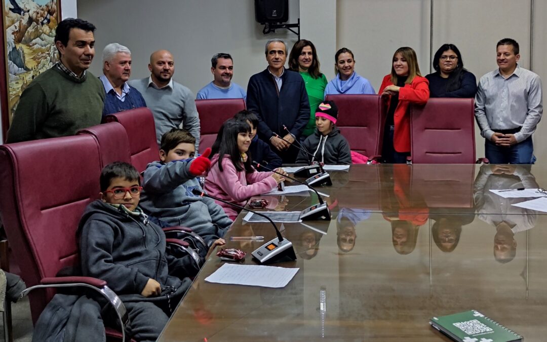 VISITARON EL CONCEJO ESTUDIANTES DE LA ESCUELA EMMA MOLINA CON SU PROYECTO DE RADIO ESCOLAR