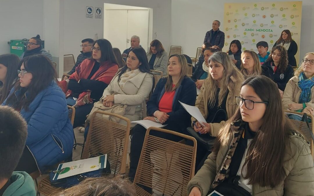 CHARLA A PROMOTORES AMBIENTALES ESCOLARES