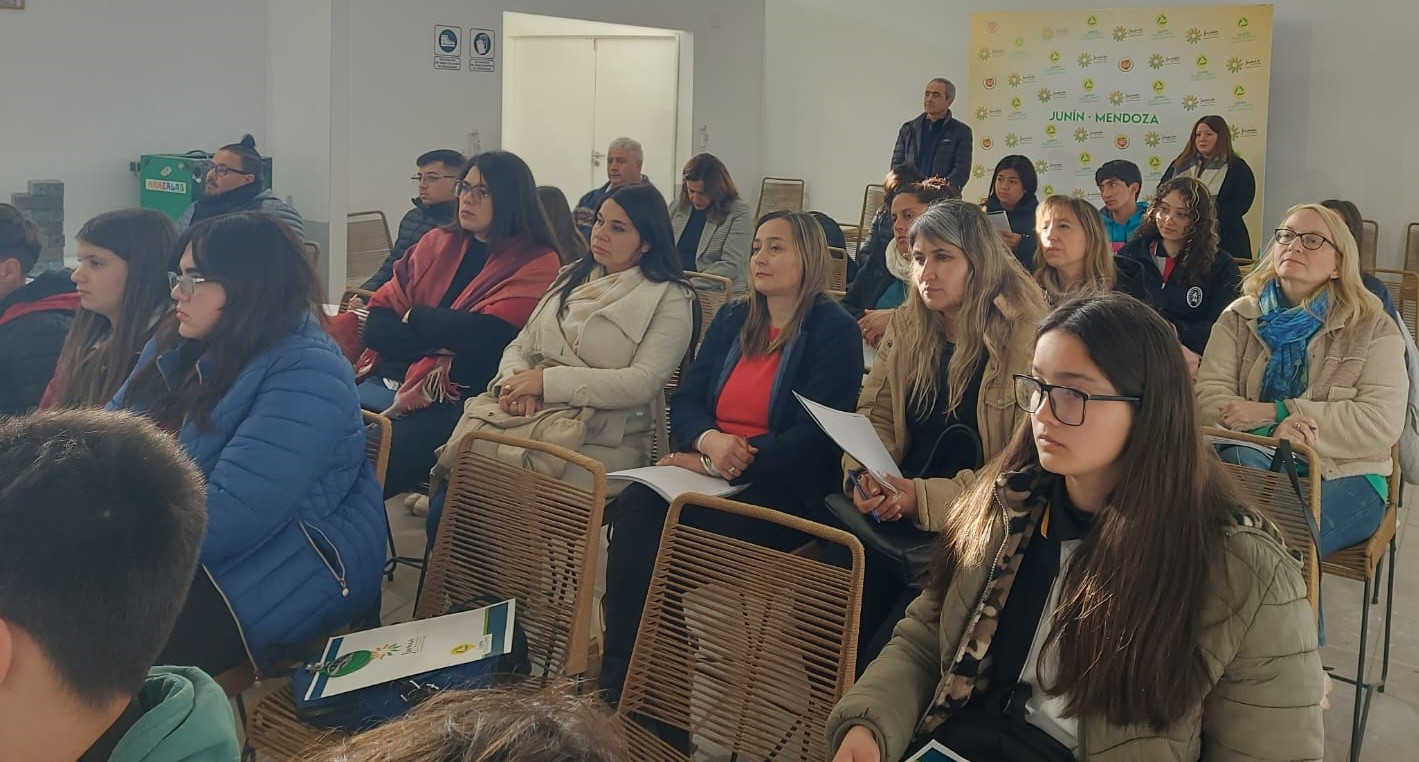 CHARLA A PROMOTORES AMBIENTALES ESCOLARES