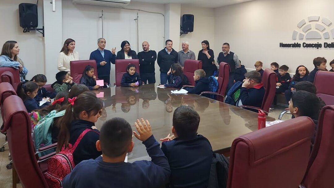 VISITA DE ALUMNOS DEL COLEGIO MEDALLA MILAGROSA