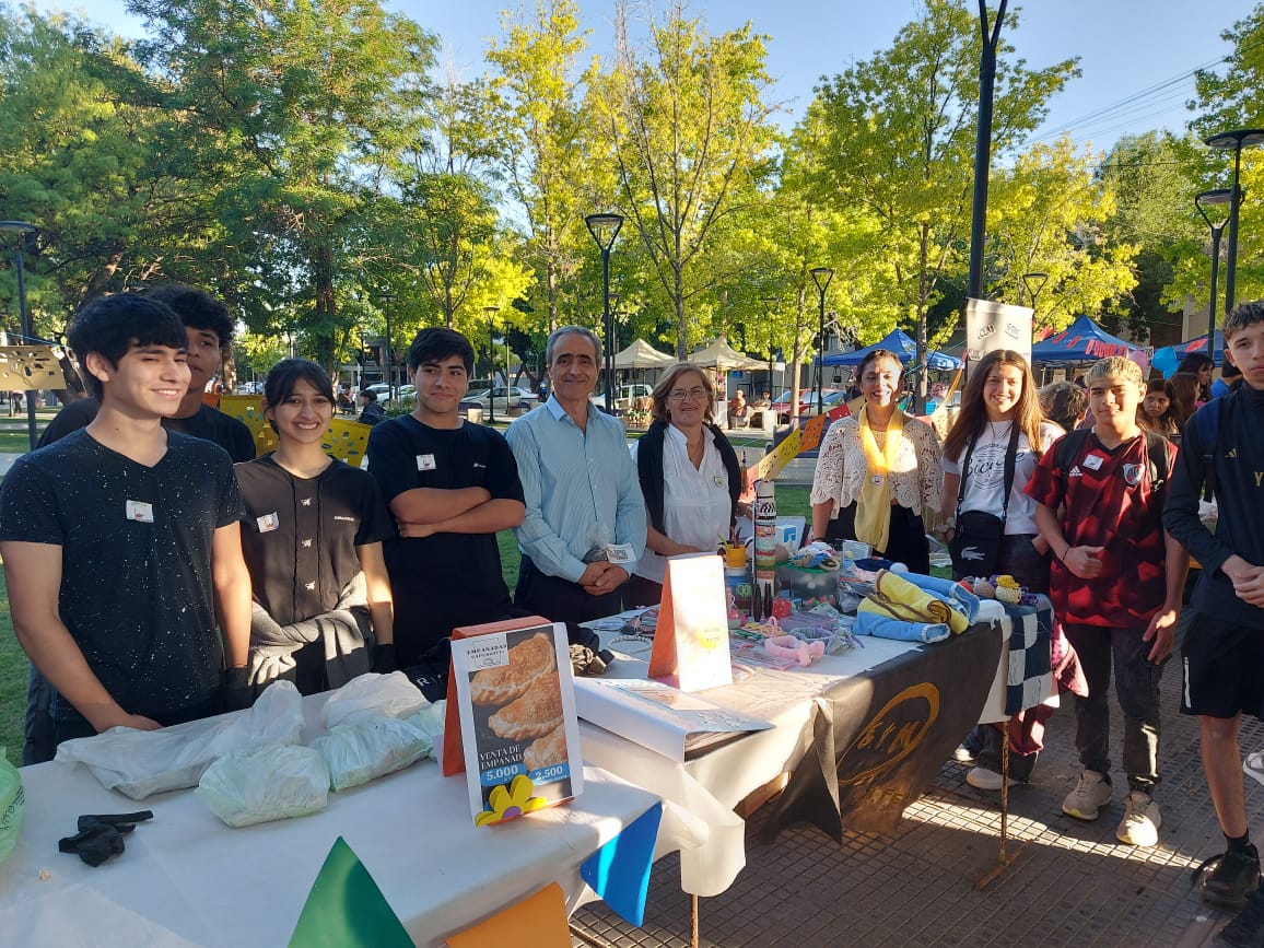 «ESCUELA ABIERTA» EN PLAZA ALBERDI