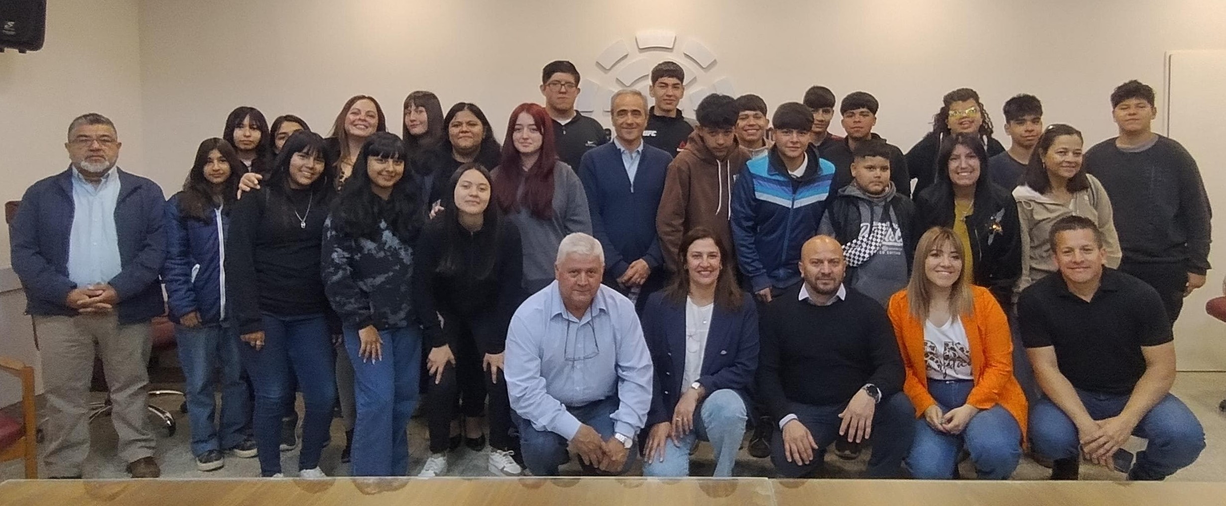 VISITA DE ESTUDIANTES DE LA ESCUELA PROFESORA M. E. TROSSERO