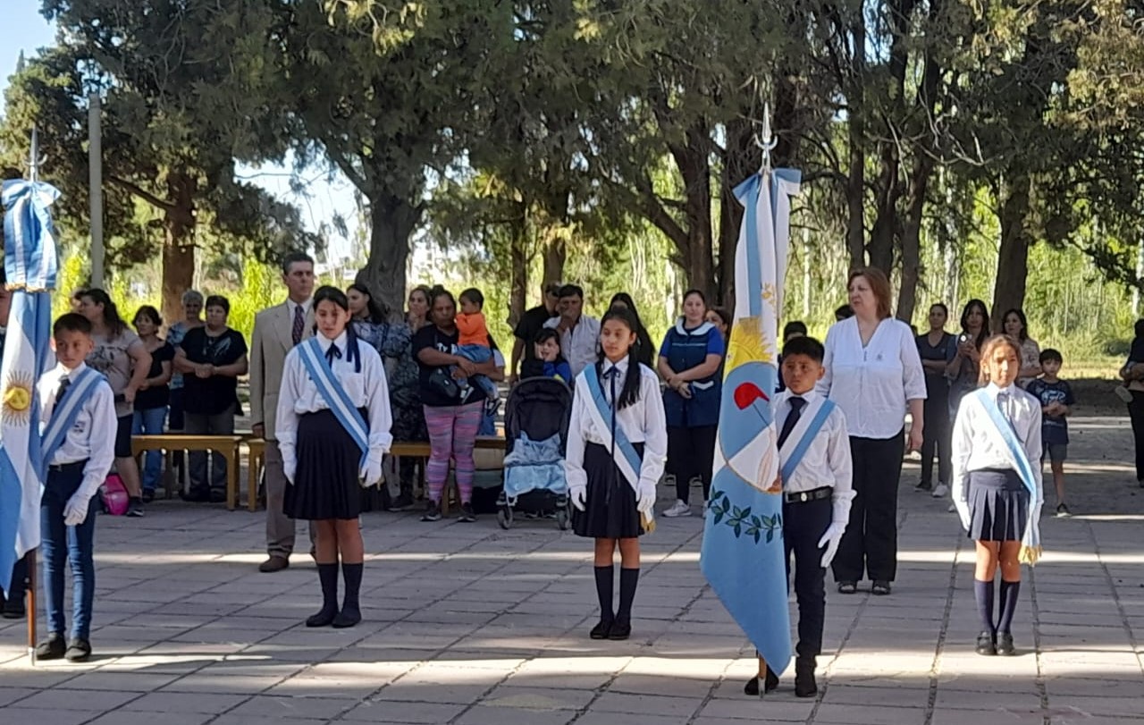 ENTREGA DE MEDALLAS A ABANDERADOS