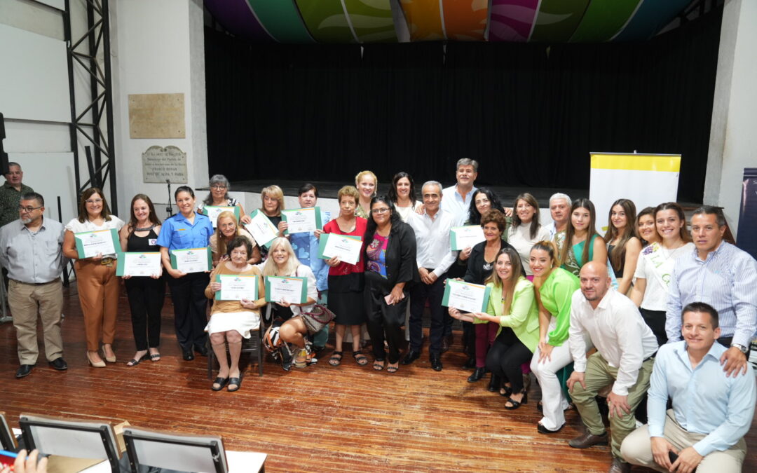 EL CONCEJO ENTREGÓ LA DISTINCIÓN DEPARTAMENTAL «MUJERES DE JUNÍN HOY»