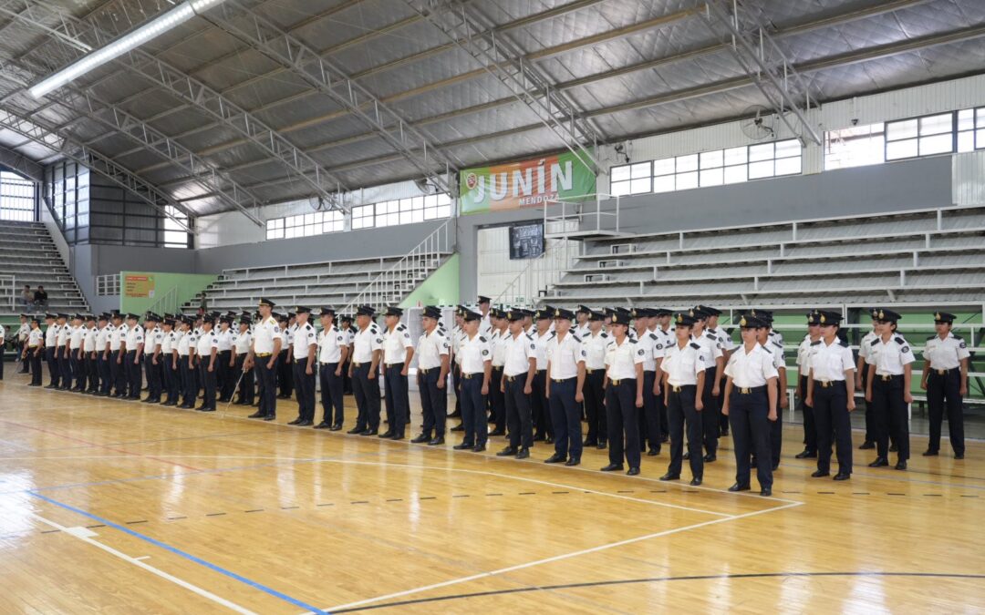 EGRESARON AUXILIARES DE LA POLICÍA DE MENDOZA
