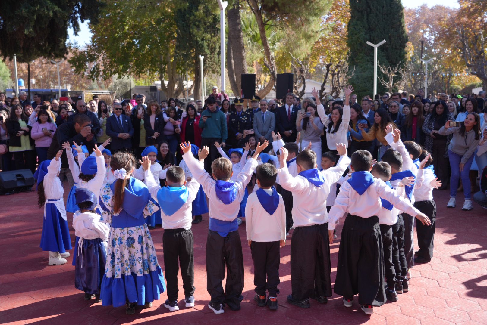 ACTO POR EL ANIVERSARIO DE LA REVOLUCIÓN DE MAYO
