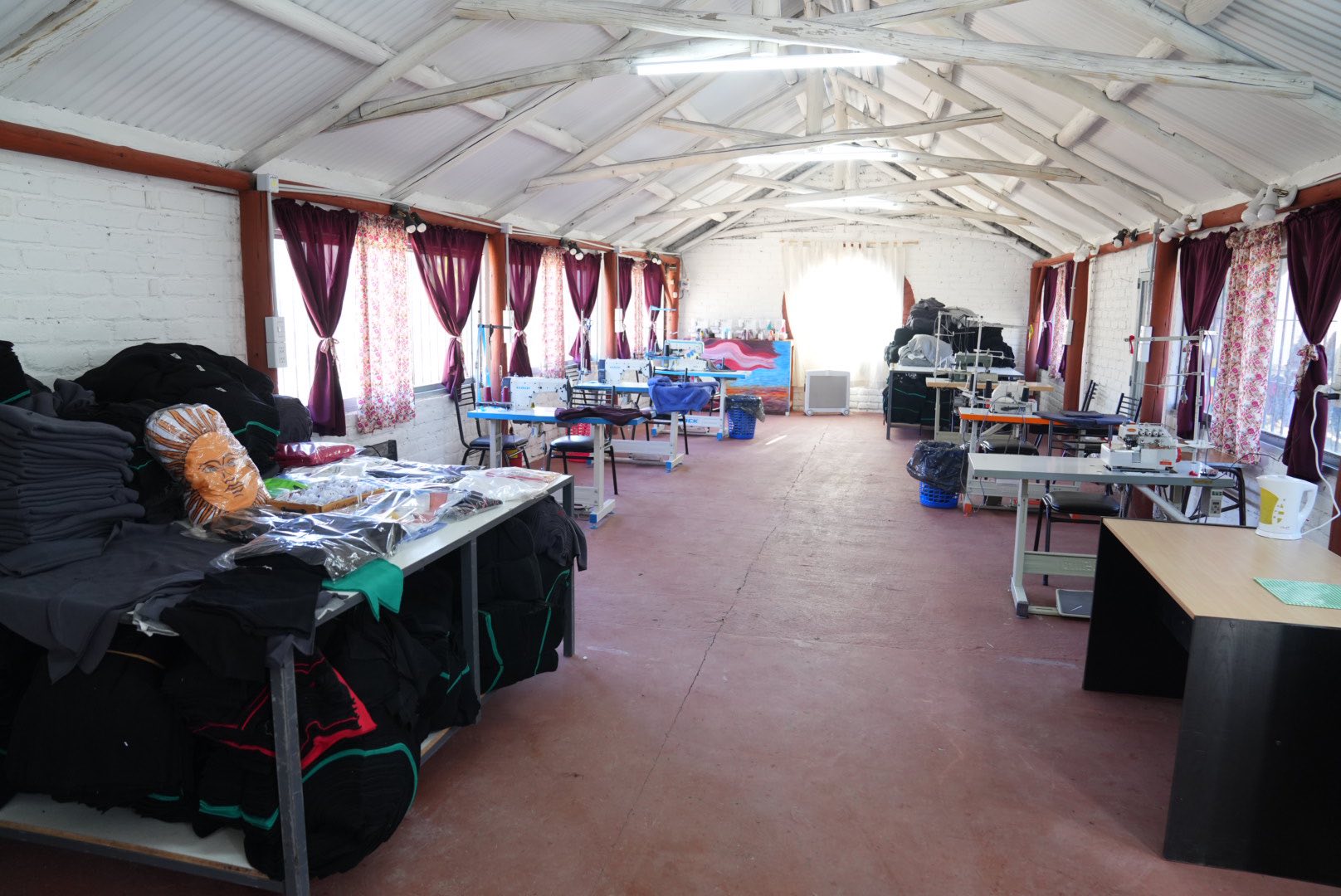 INAUGURACIÓN DEL TALLER TEXTIL JUNÍN EN LA COLONIA