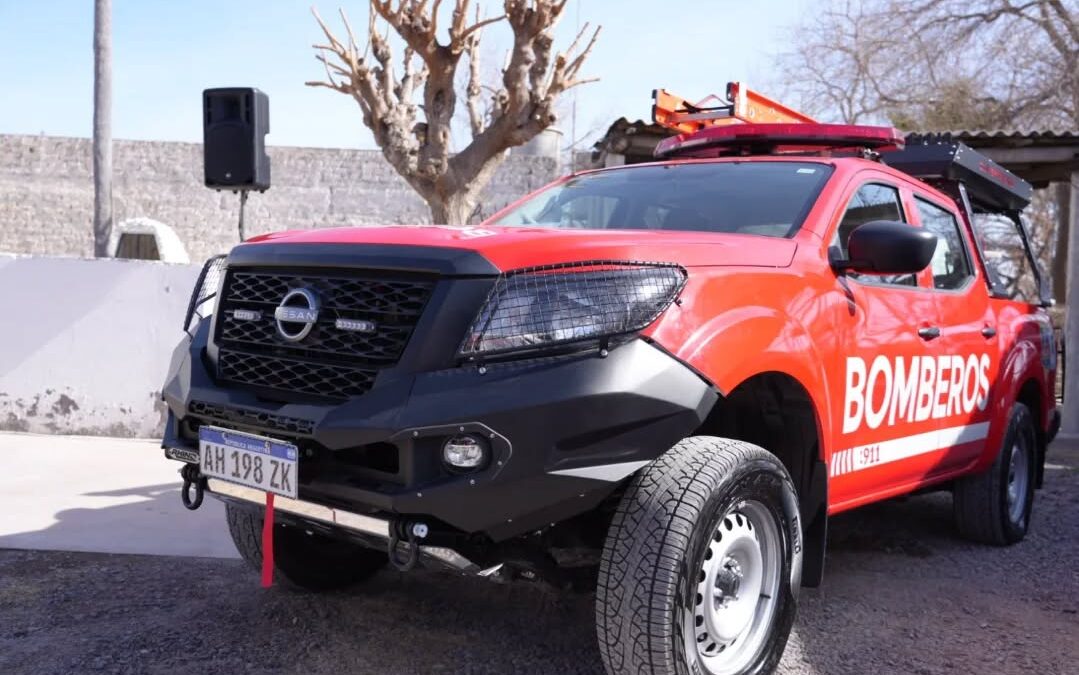 ENTREGA DE EQUIPAMIENTO PARA BOMBEROS DE LA ZONA ESTE