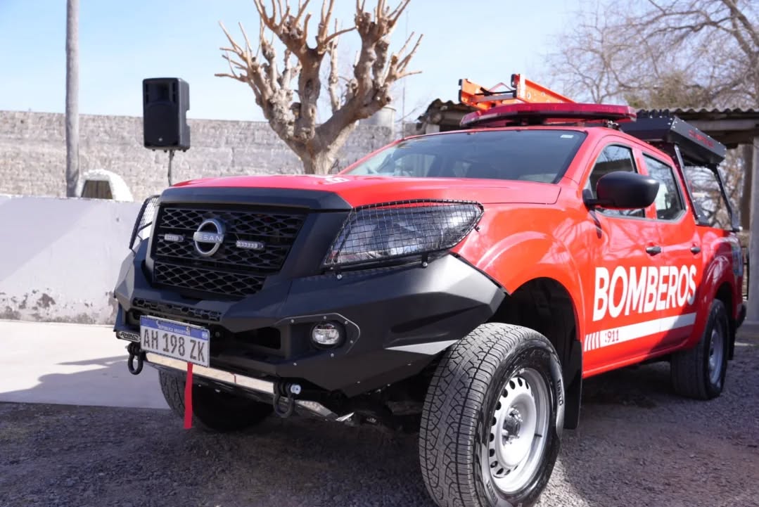 ENTREGA DE EQUIPAMIENTO PARA BOMBEROS DE LA ZONA ESTE