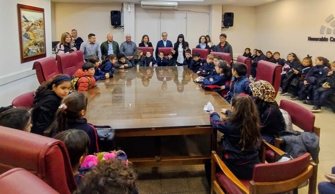 VISITA DE ALUMNOS DEL COLEGIO MEDALLA MILAGROSA