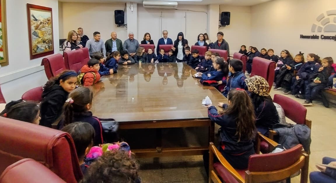 VISITA DE ALUMNOS DEL COLEGIO MEDALLA MILAGROSA