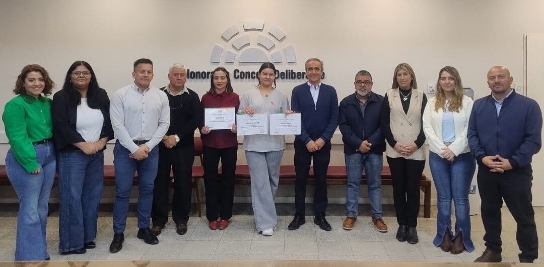 ALUMNAS DEL COLEGIO MEDALLA MILAGROSA GANARON EL CONCURSO ENFOCARTE 2025