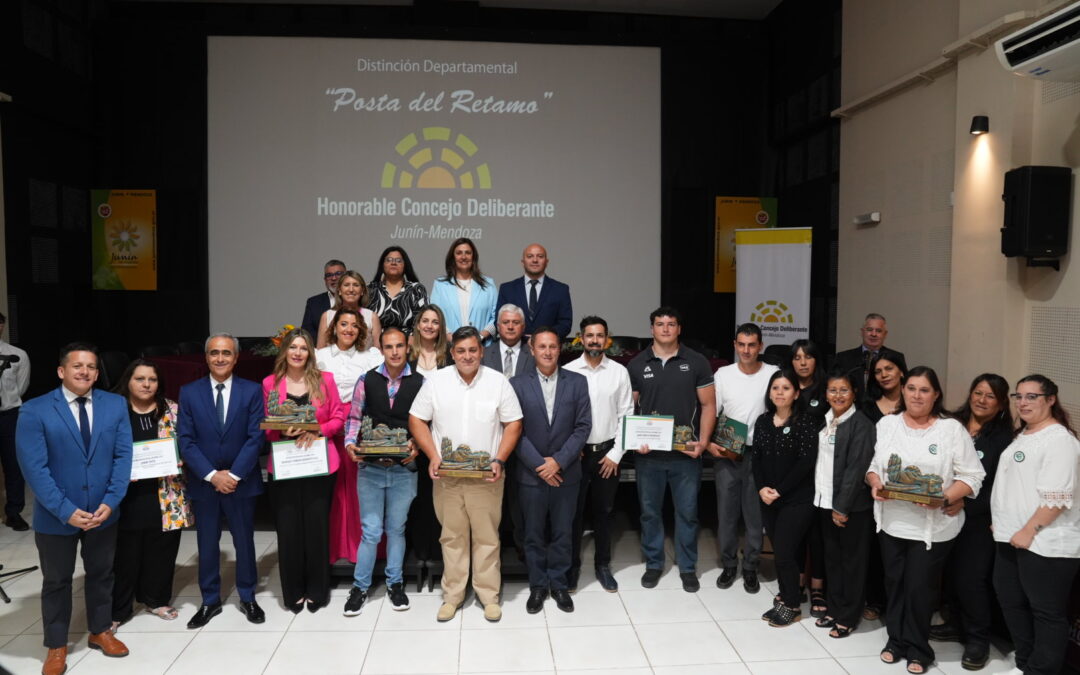 ENTREGA DE LA DISTINCIÓN POSTA DEL RETAMO 2025