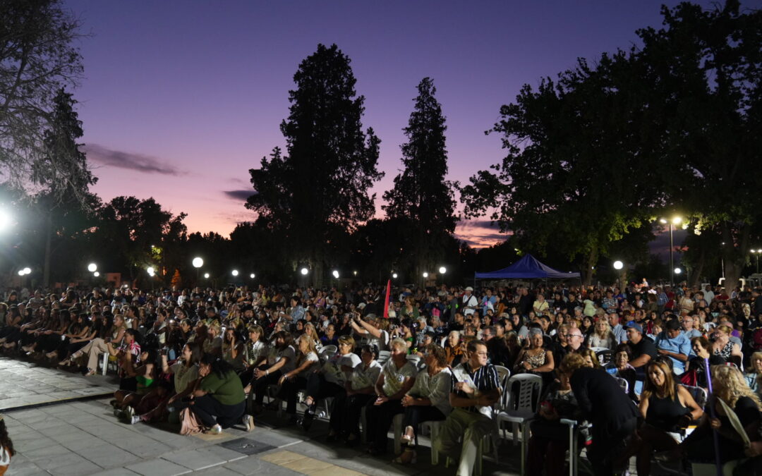 SE REALIZÓ LA MUESTRA ANUAL DE LOS TALLERES CULTURALES Y CORONACIÓN DE LA REINA DEL ADULTO MAYOR