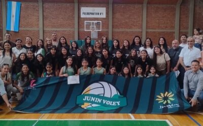 RECONOCIMIENTO A CATEGORÍAS FEMENINAS DEL VÓLEY DE JUNÍN
