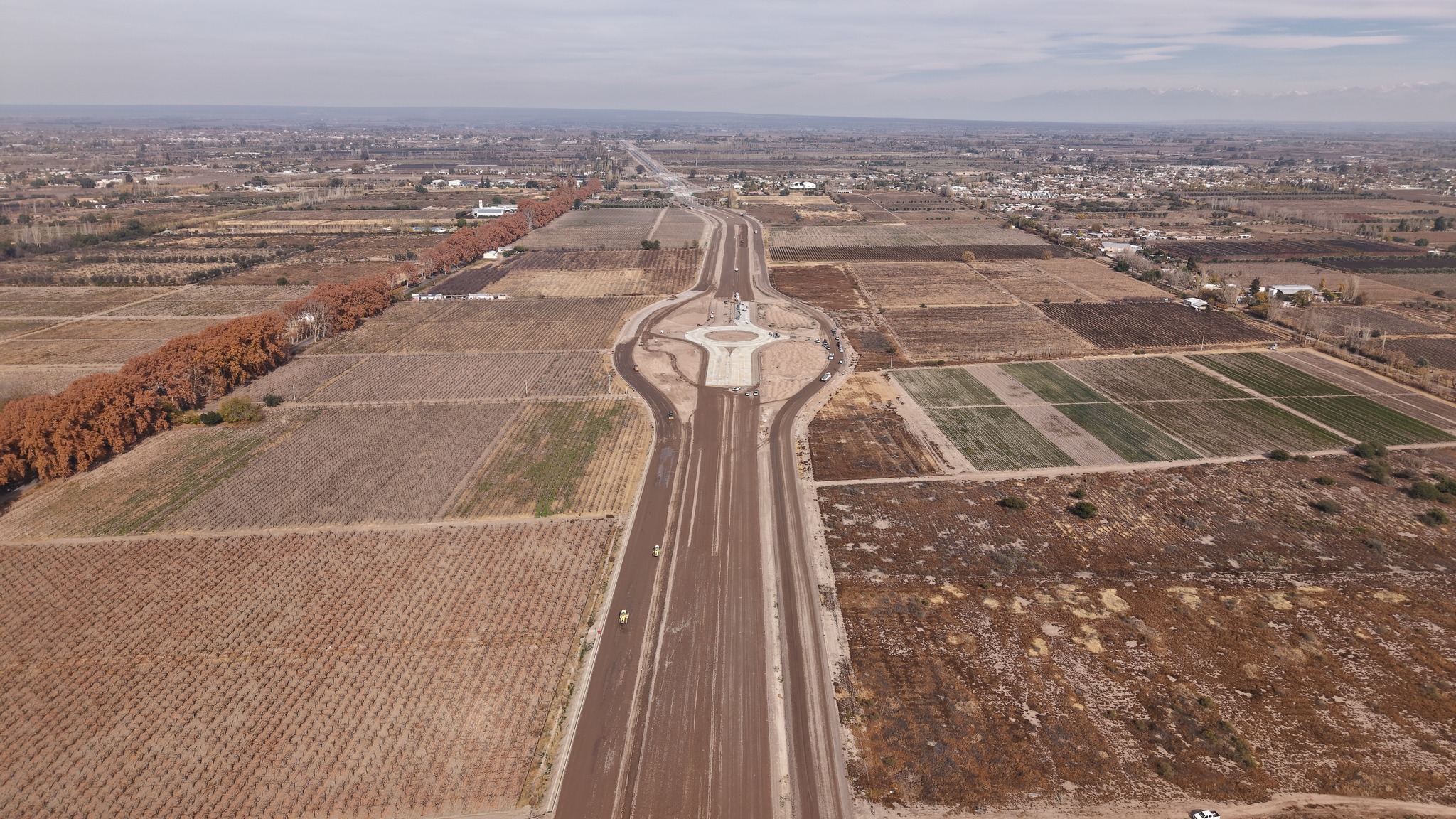 RECORRIDO POR UN NUEVO TRAMO DE LA DOBLE VÍA DEL ESTE