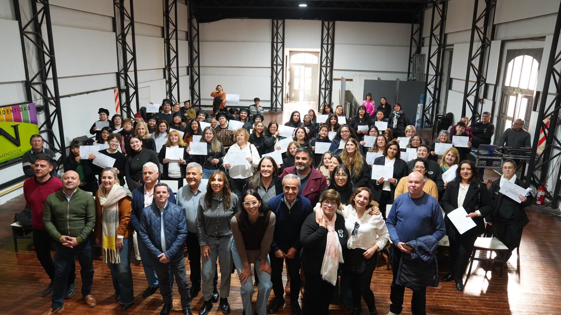 ENTREGA DE CERTIFICADOS DE CURSOS GRATUITOS